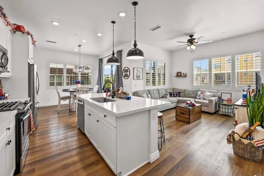 Condominium for sale at 3002 Bravo Loop 2, Chula Vista, CA featuring 3 beds and 2 baths