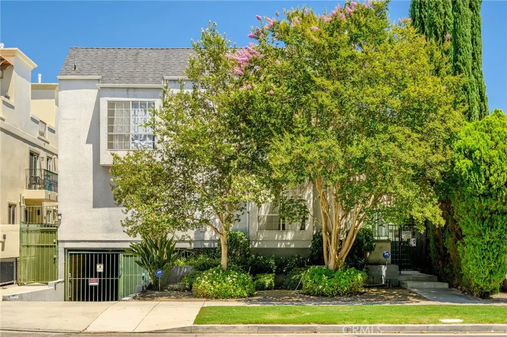 4328 Whitsett Avenue, Studio City, CA — listing photo 1