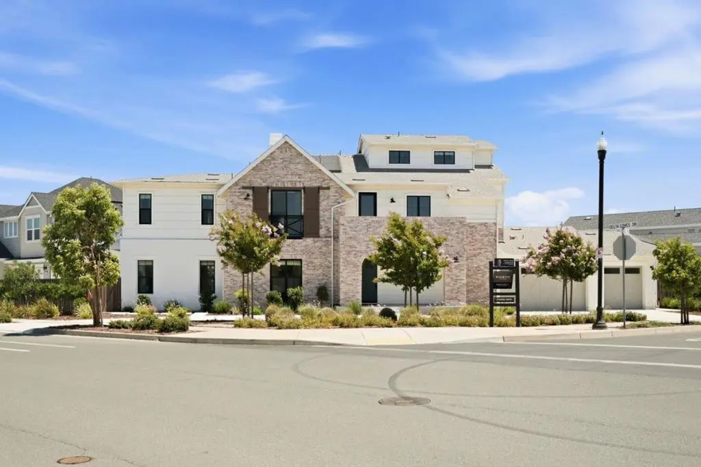 3233 Delta Coves Drive, Bethel Island, CA — listing photo 1