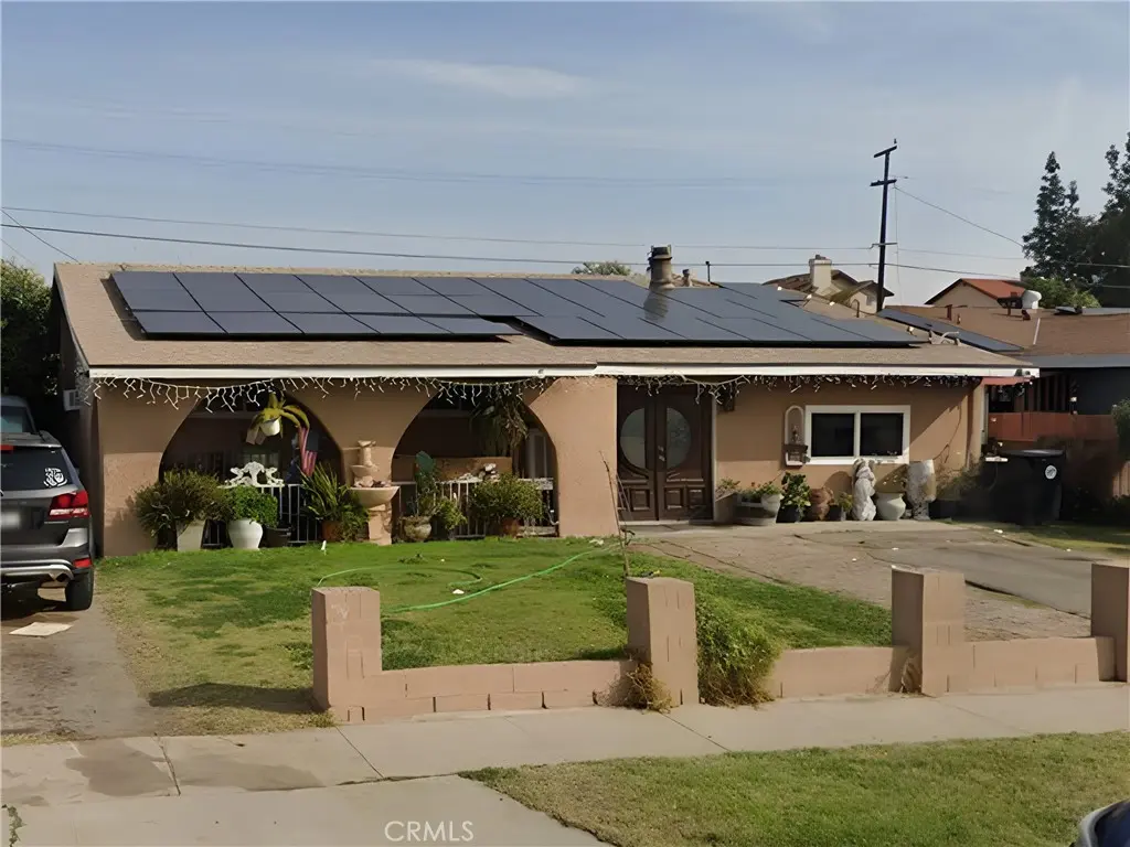 Single Family Residence for sale at 621 S Sage, Rialto, CA featuring 3 beds and 2 baths