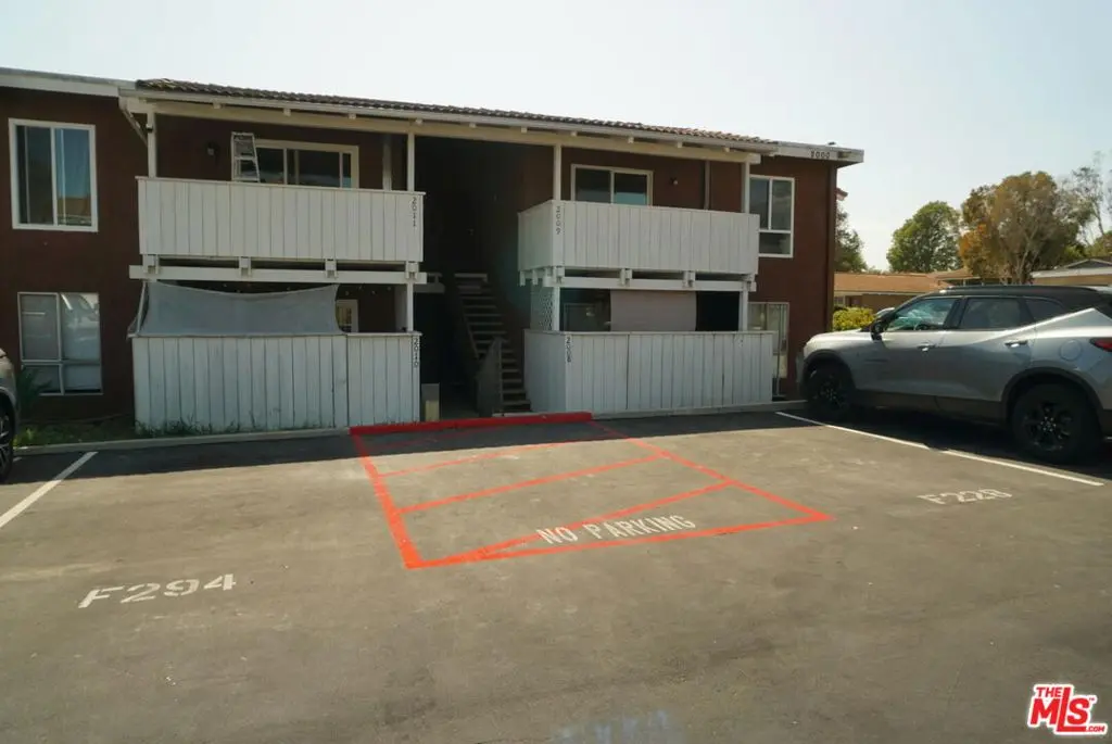 1300 Saratoga Avenue 2009, Ventura, CA — listing photo 1
