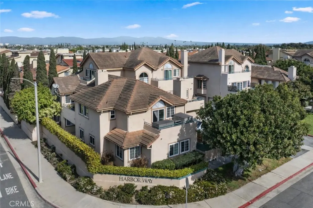 Quadruplex for sale at 5021 Waverider, Huntington Beach, CA