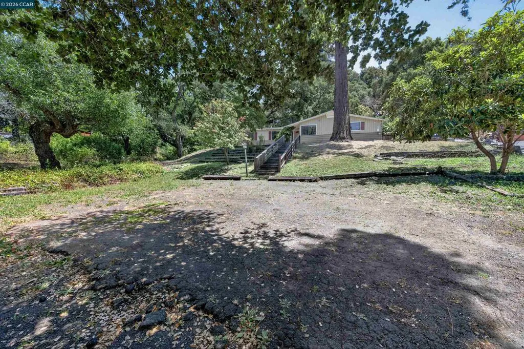 Single Family Residence for sale at 3 Shadow Creek Ln, Orinda, CA featuring 3 beds and 2 baths