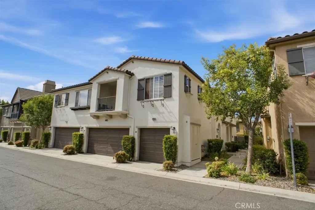 28403 Casselman, Saugus, CA — listing photo 1