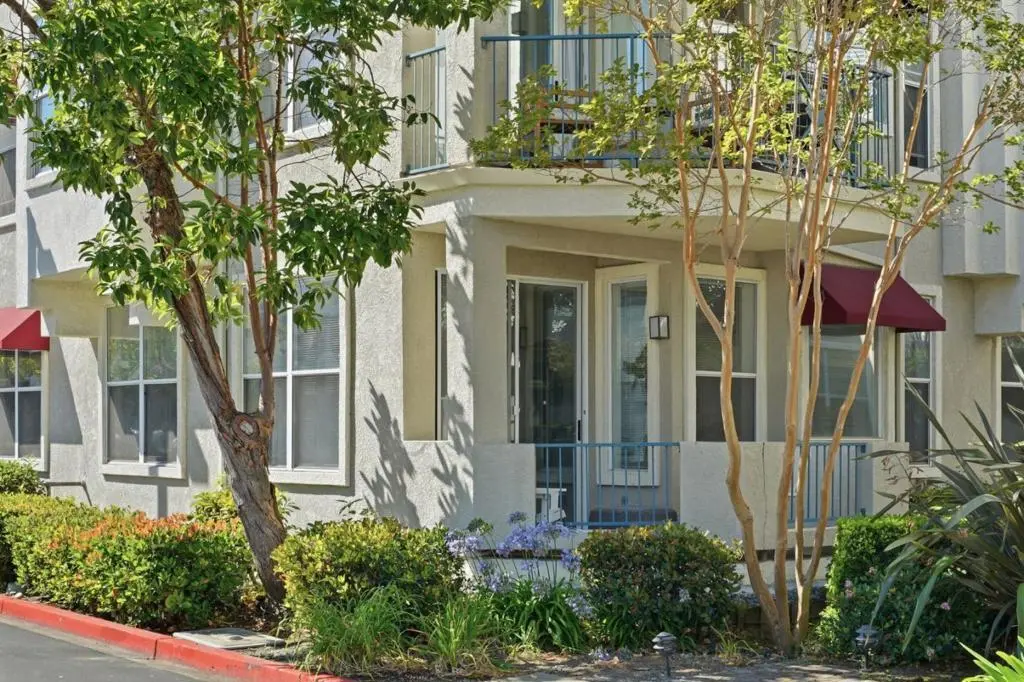 601 Baltic Circle 607, Redwood City, CA — listing photo 1