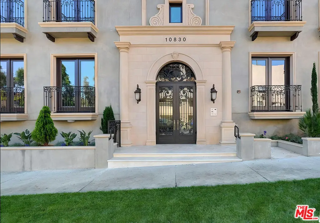 Condominium for rent at 10830 Massachusetts Avenue 201, Los Angeles, CA featuring 2 beds and 3 baths