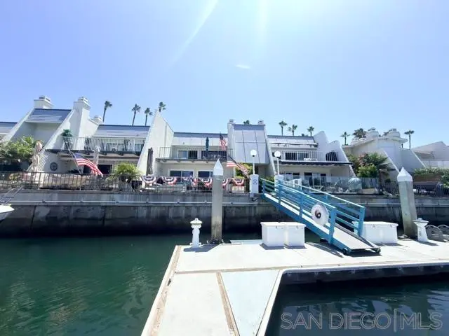 Single Family Residence for rent at 92 Antigua, Coronado, CA featuring 2 beds and 2 baths