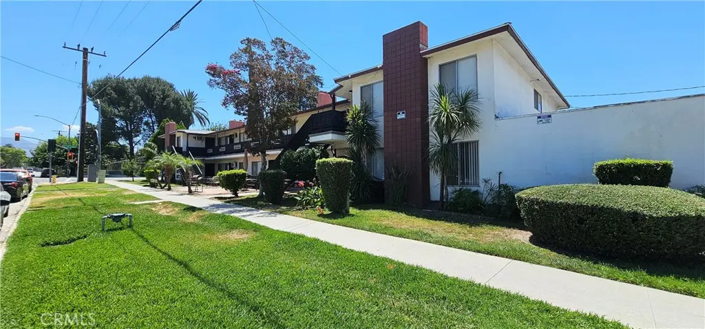 Apartment for rent at 501 W 34th 3, San Bernardino, CA featuring 2 beds and 1 bath