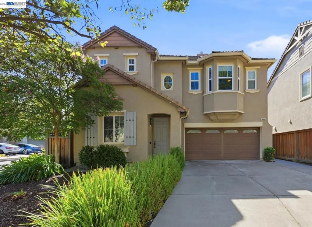 Single Family Residence for sale at 3910 Hidden Grove Ln, Concord, CA featuring 4 beds and 3 baths