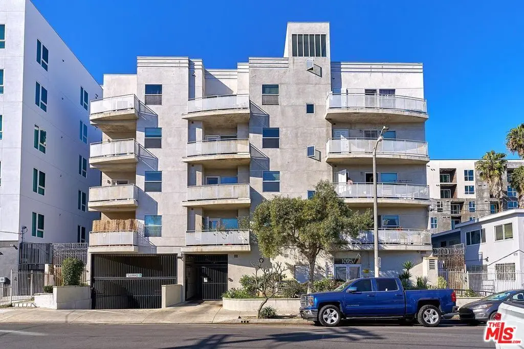 Condominium for sale at 1025 Dewey Avenue 202, Los Angeles, CA featuring 2 beds and 1 bath