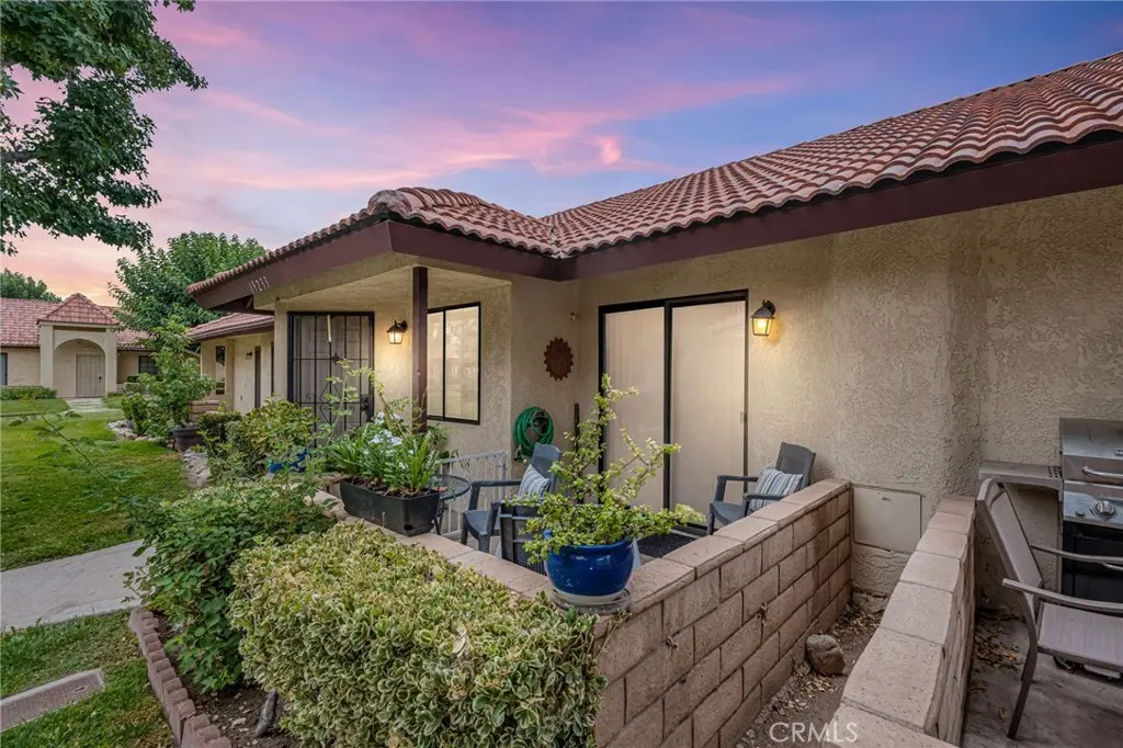 Condominium for sale at 19233 Elm, Apple Valley, CA featuring 1 bed and 1 bath