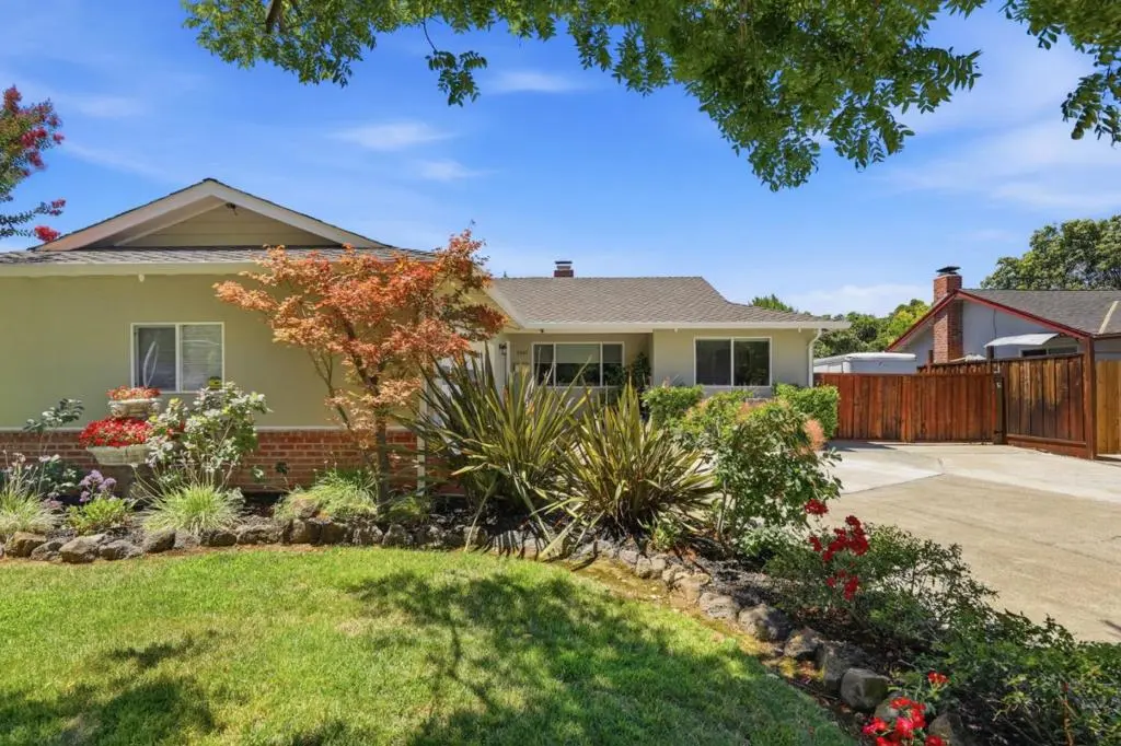 Single Family Residence for sale at 5501 Camden Avenue, San Jose, CA featuring 3 beds and 2 baths