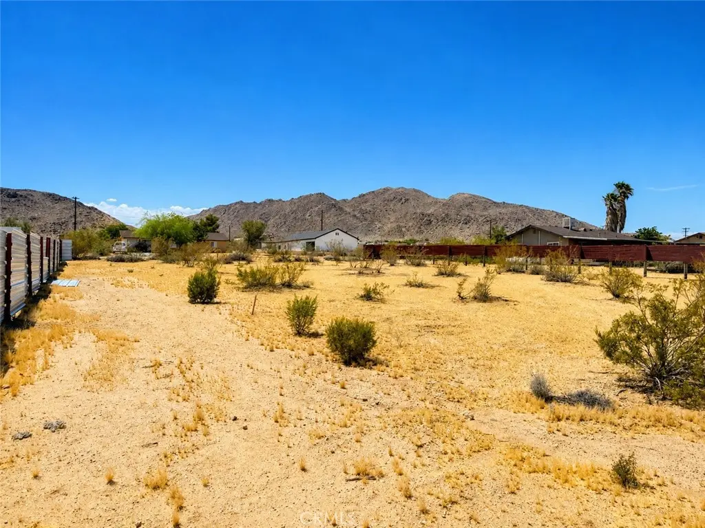 4837 Avenida Del Sol, Joshua Tree, CA — listing photo 1