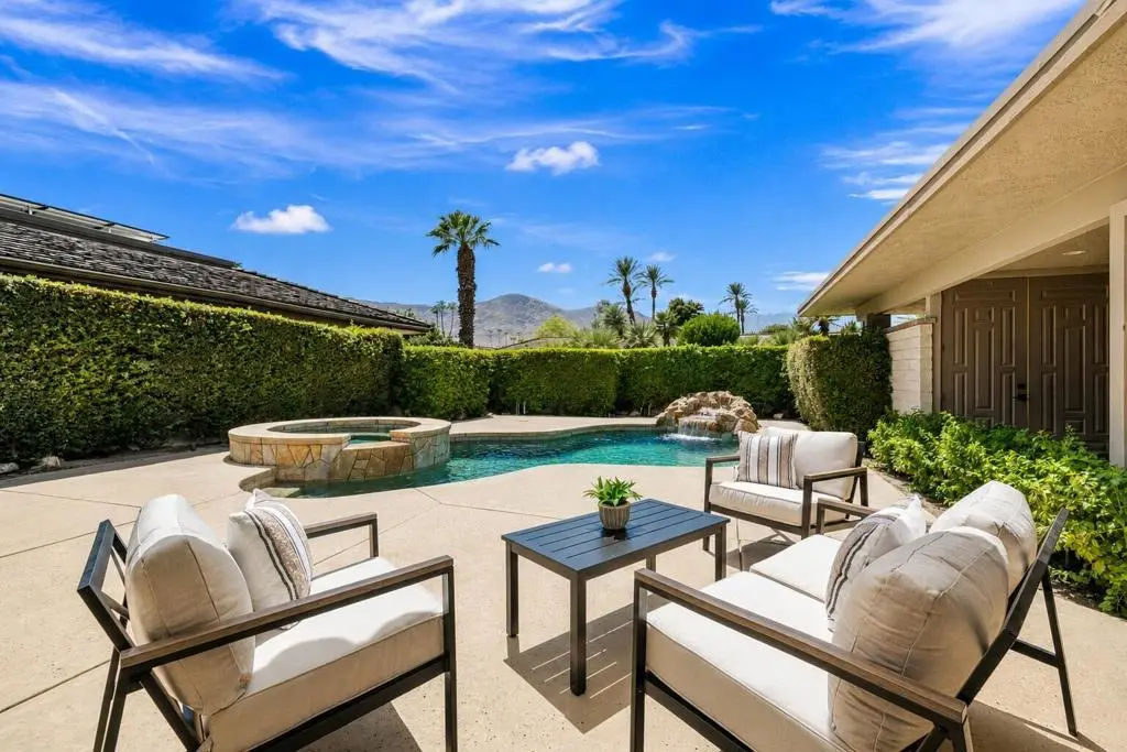 Single Family Residence for sale at 146 Yale Drive, Rancho Mirage, CA featuring 3 beds and 4 baths