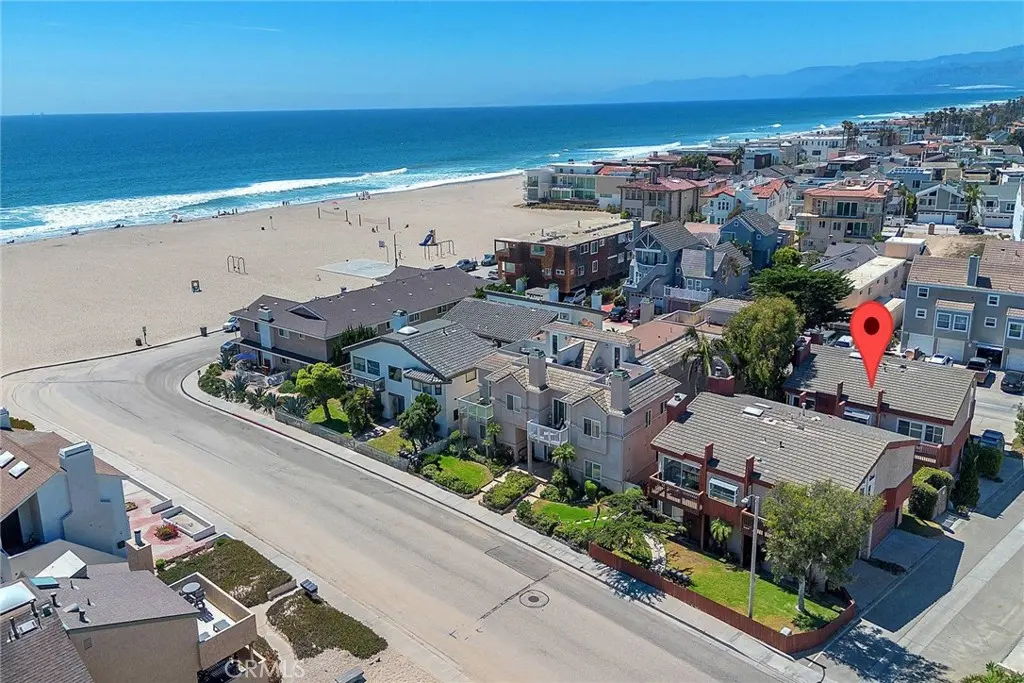 Condominium for sale at 5123 Neptune square, Oxnard, CA featuring 2 beds and 2 baths
