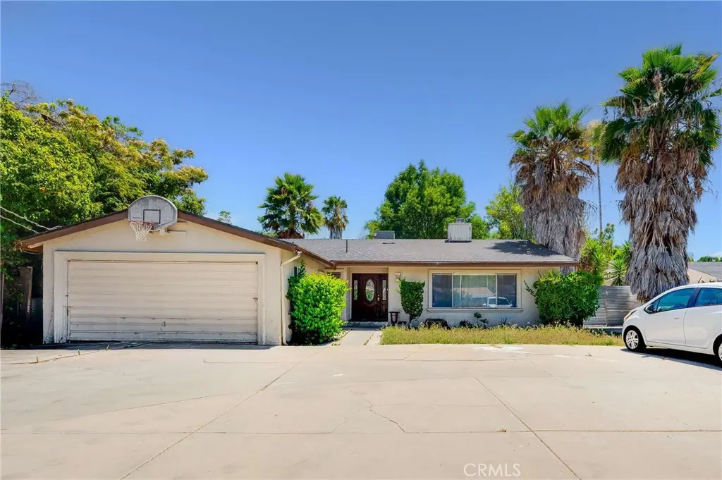 19122 Chase Street, Northridge, CA — listing photo 1