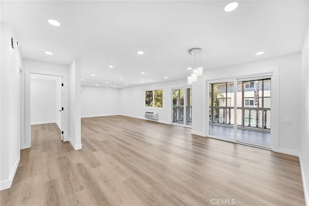 2405 Via Mariposa W Unit# 2C, Laguna Woods, CA — listing photo 1