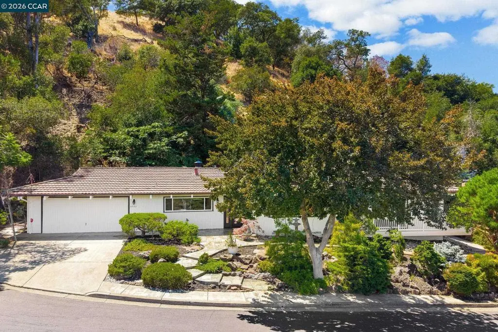 Single Family Residence for sale at 4050 Saint Marys St, Martinez, CA featuring 3 beds and 2 baths