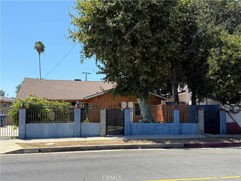 Triplex for sale at 7029 Bellaire, Los Angeles, CA