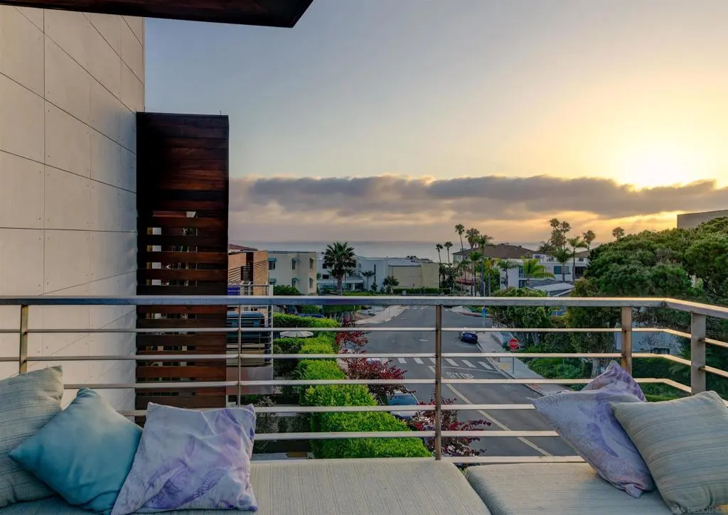 Townhouse for rent at 435 Ravina, La Jolla, CA featuring 4 beds and 4 baths