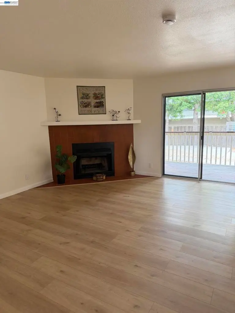 Condominium for sale at 722 Kino Ct 3, Hayward, CA featuring 2 beds and 2 baths