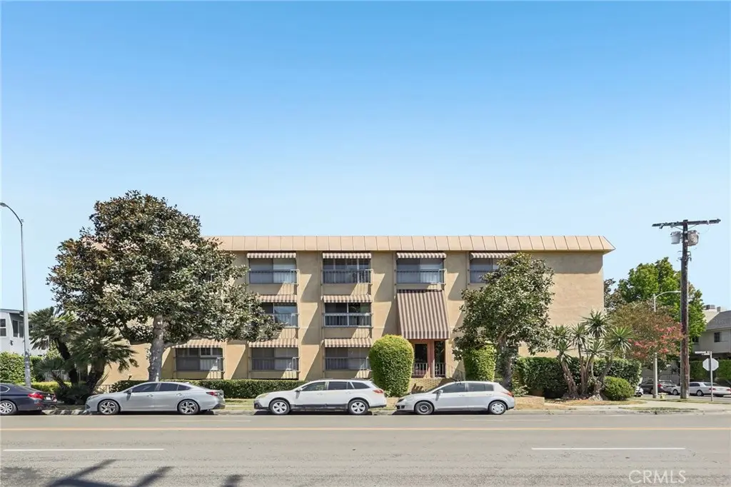 11507 Moorpark Street #305, Studio City, CA — listing photo 1