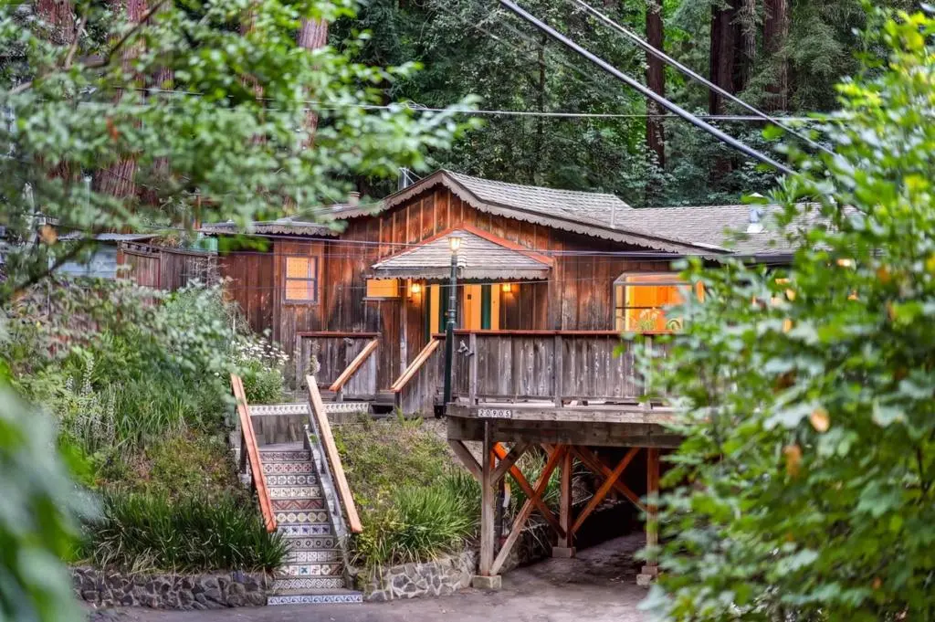 Single Family Residence for sale at 20905 Comanche Trail, Los Gatos, CA featuring 2 beds and 1 bath