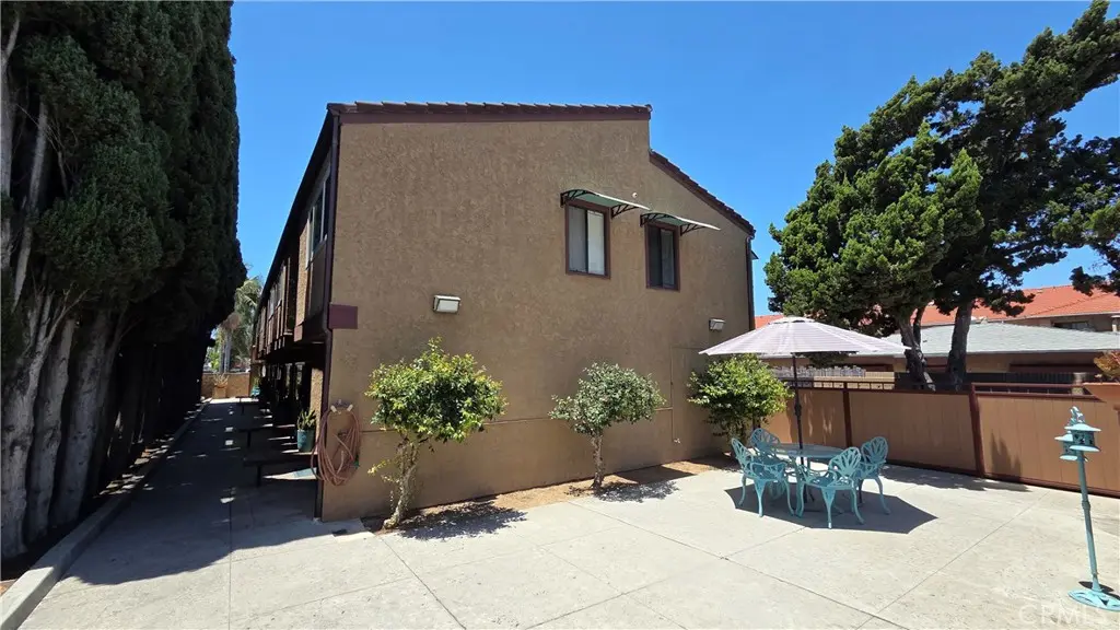 Apartment for rent at 5822 FULLERTON, Buena Park, CA featuring 2 beds and 2 baths