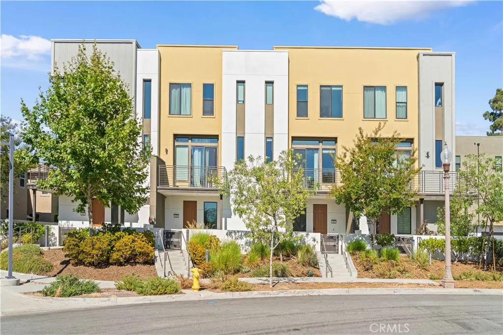 Condominium for sale at 104 Keeper, Irvine, CA featuring 2 beds and 3 baths