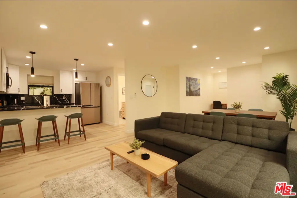 Residential Lease for rent at 918 N San Vicente Boulevard E, West Hollywood, Los Angeles County, CA featuring 1 bed and 2 baths