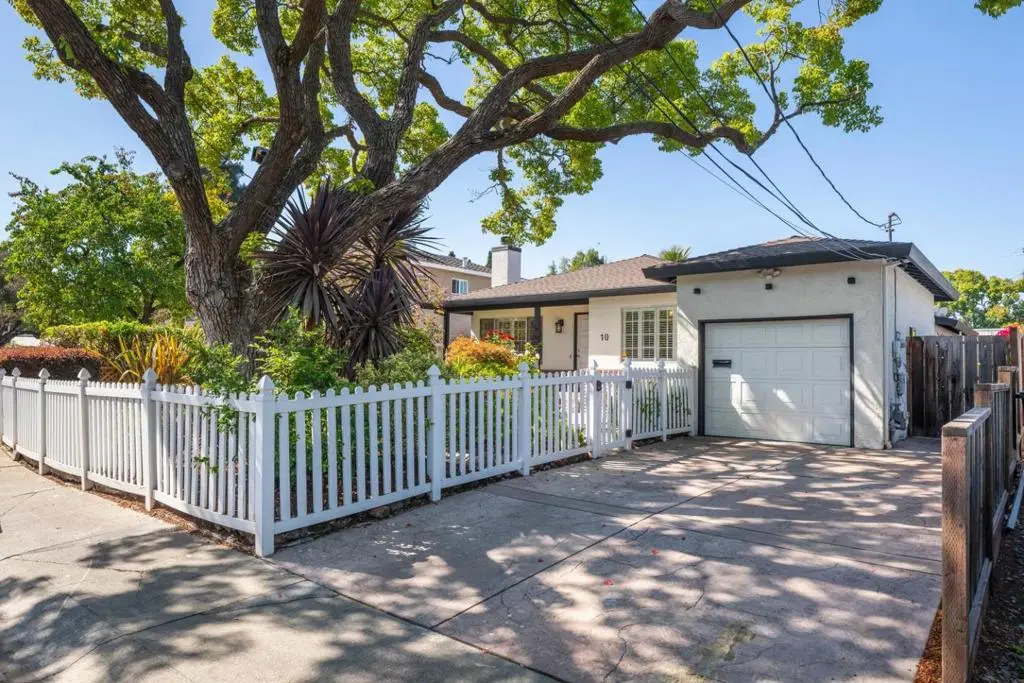 Single Family Residence for sale at 10 Greenwood Lane, Redwood City, CA featuring 3 beds and 2 baths