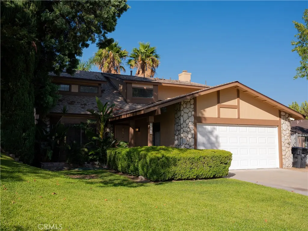 Single Family Residence for sale at 2404 Hyatt, San Bernardino, CA featuring 3 beds and 3 baths