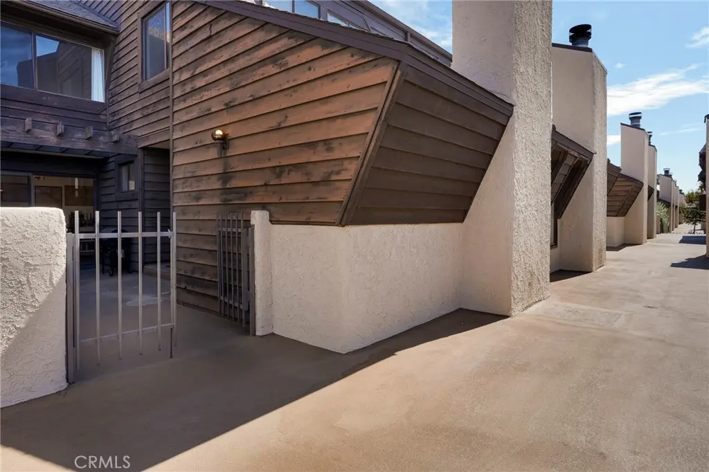 Condominium for sale at 15050 Sherman 180, Los Angeles, CA featuring 2 beds and 2 baths