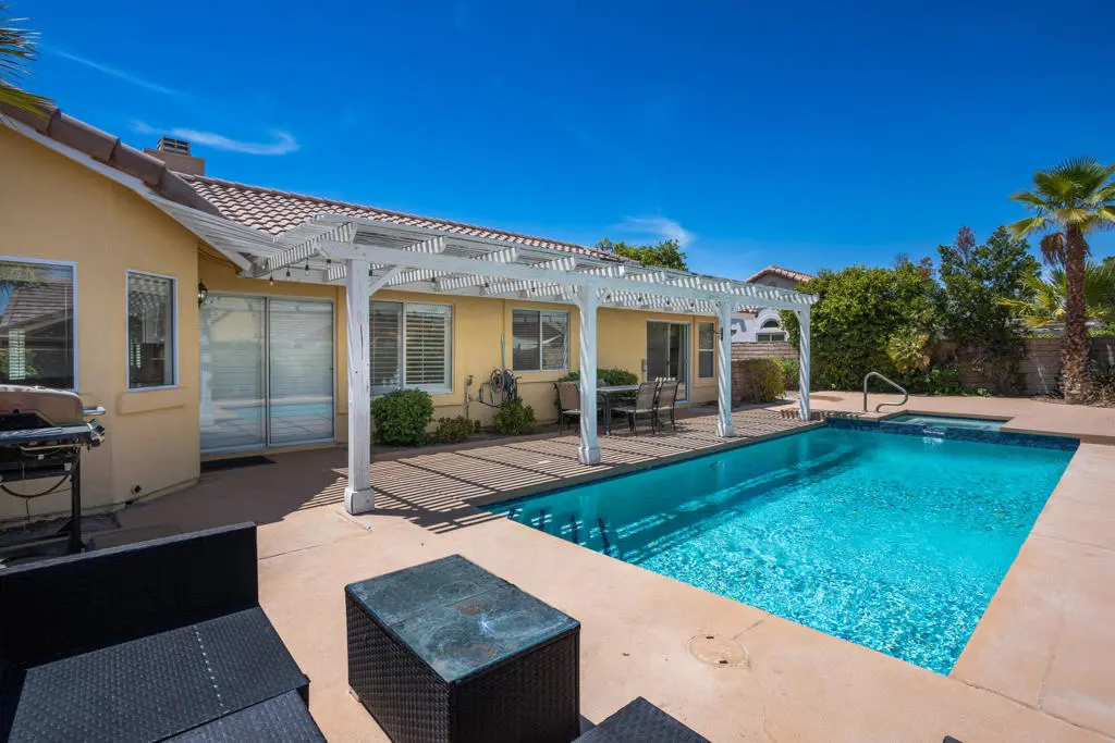 Residential Lease for rent at 44210 Mariposa Court, La Quinta, Riverside County, CA featuring 3 beds and 2 baths