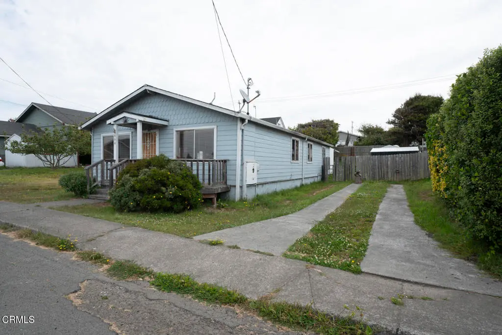 Single Family Residence for sale at 464 S Whipple Street, Fort Bragg, CA featuring 3 beds and 1 bath