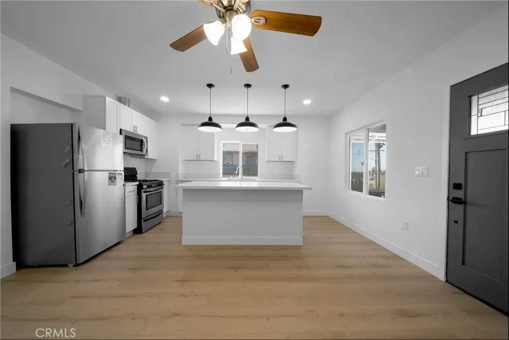 Residential Lease for rent at 1438 N Summit, Pasadena, Los Angeles County, CA featuring 2 beds and 1 bath
