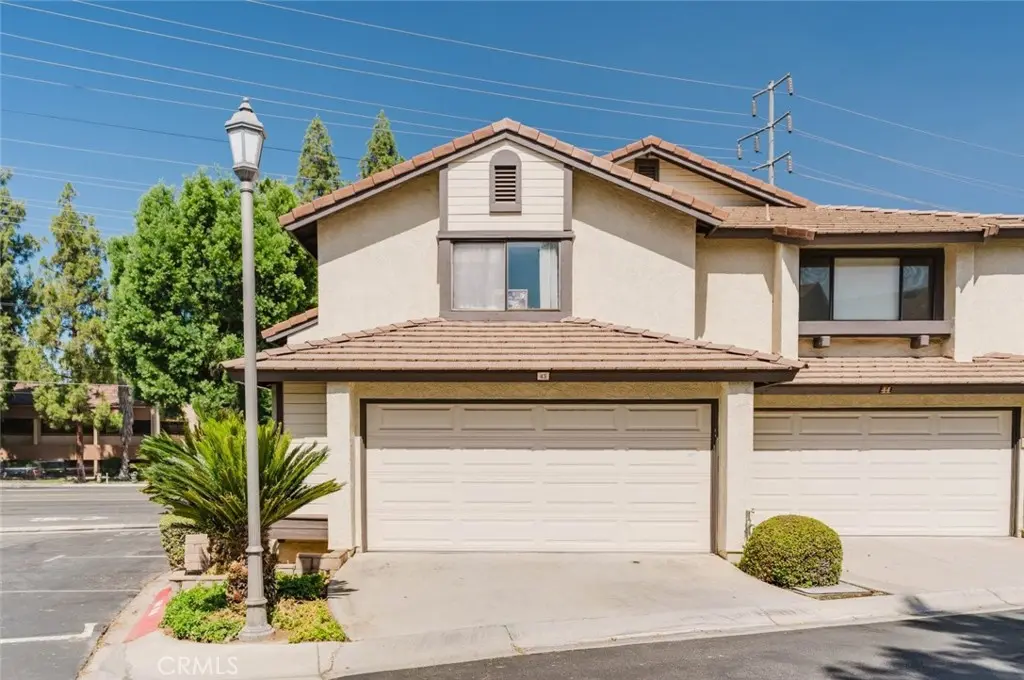 Condominium for sale at 5050 Canyon Crest Drive 43, Riverside, CA featuring 2 beds and 3 baths