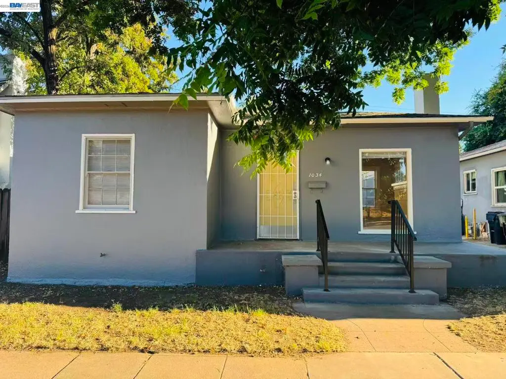 Single Family Residence for sale at 1034 x st, Sacramento, CA featuring 2 beds and 1 bath