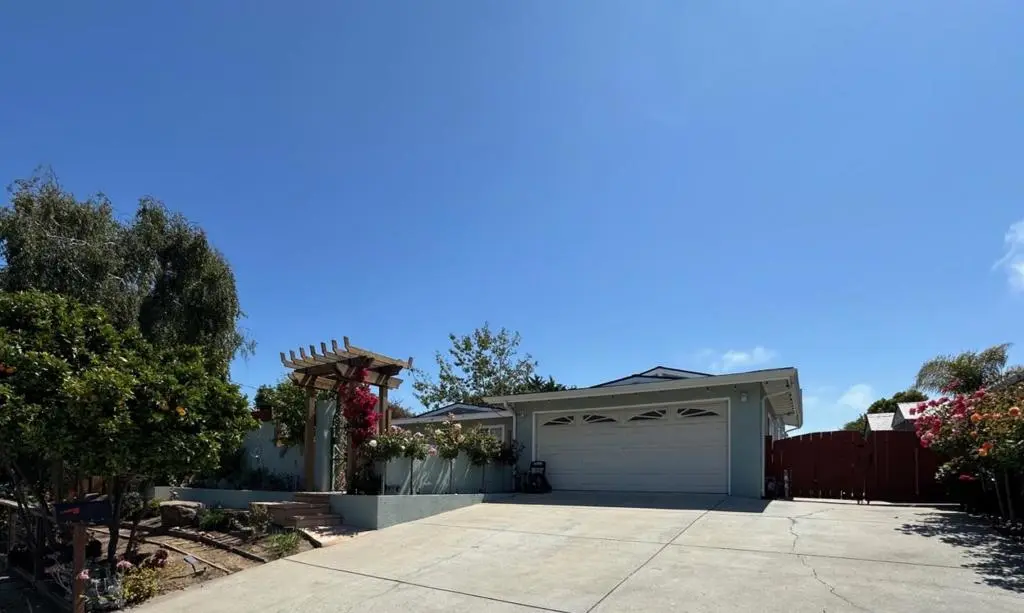 Apartment for rent at 2114 Derby Avenue B, Capitola, CA featuring 1 bed and 1 bath