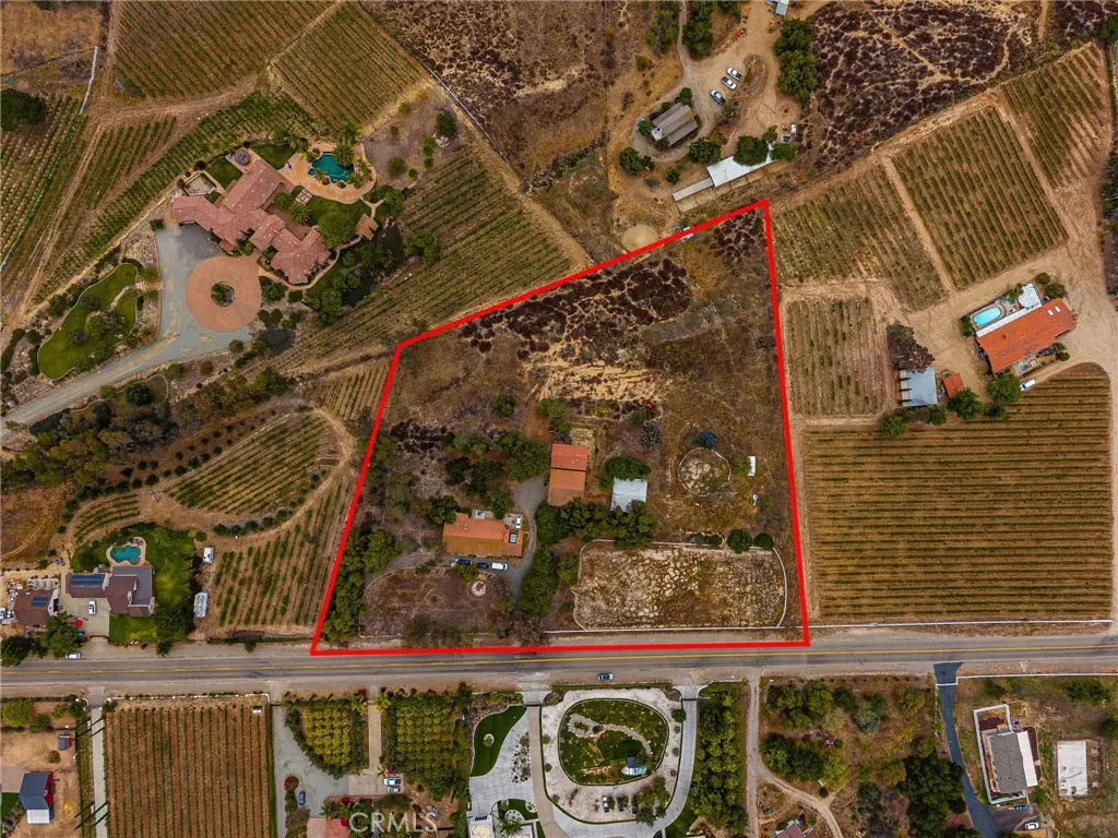 Single Family Residence for sale at 33545 Madera De Playa, Temecula, CA featuring 3 beds and 2 baths