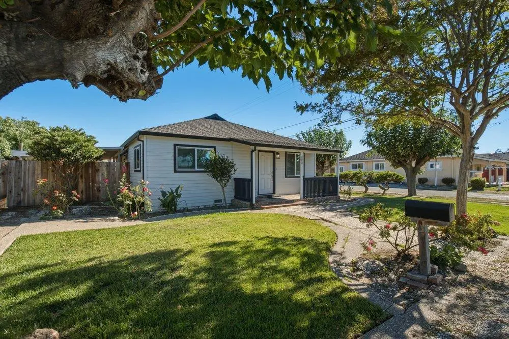 Single Family Residence for sale at 311 Santa Ana Road, Hollister, CA featuring 3 beds and 1 bath