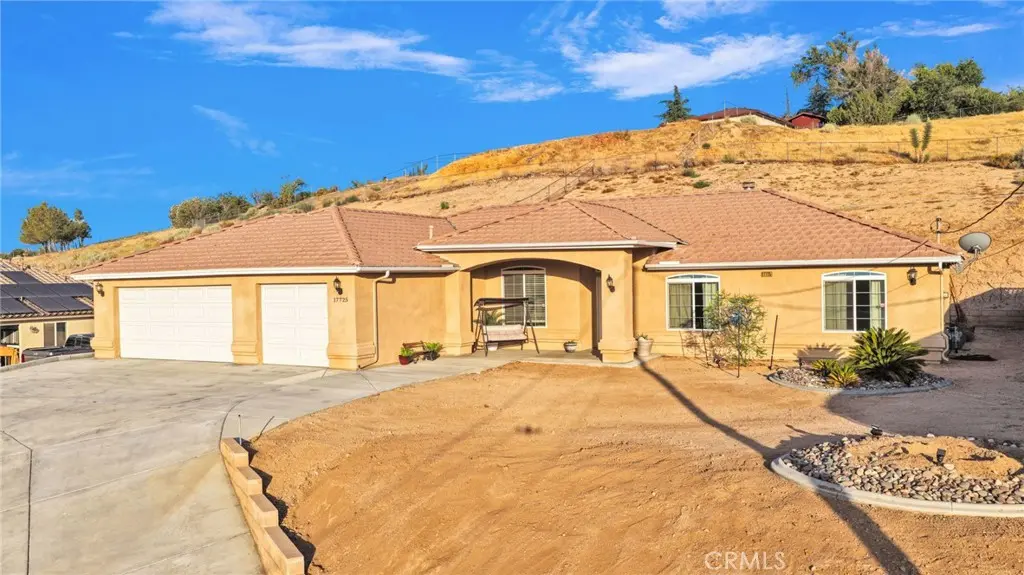 Single Family Residence for sale at 17725 Bangor, Hesperia, CA featuring 4 beds and 2 baths