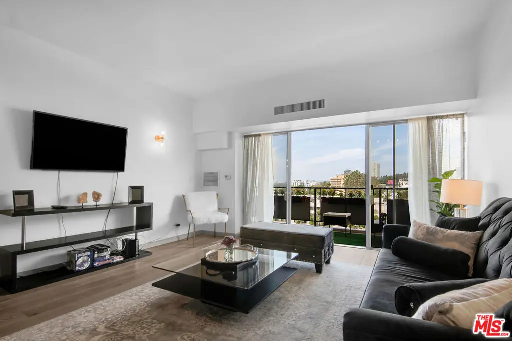 Residential Lease for rent at 1155 N La Cienega Boulevard 1103, West Hollywood, Los Angeles County, CA featuring 1 bed and 1 bath