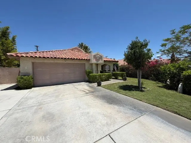 Residential Lease for rent at 31320 Avenida Ximino, Cathedral City, Riverside County, CA featuring 3 beds and 2 baths
