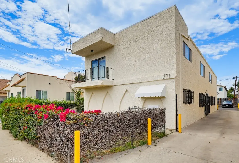 Quadruplex for sale at 721 W 54th Street, Los Angeles, CA
