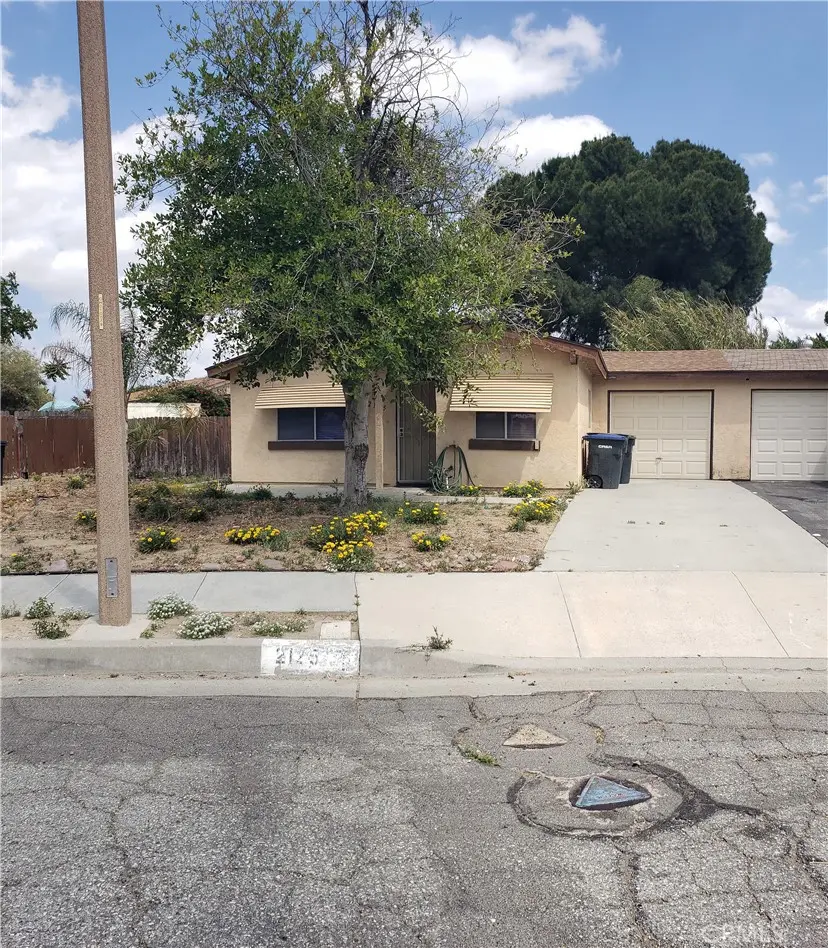2125 San Bernardo, Hemet, CA — listing photo 1