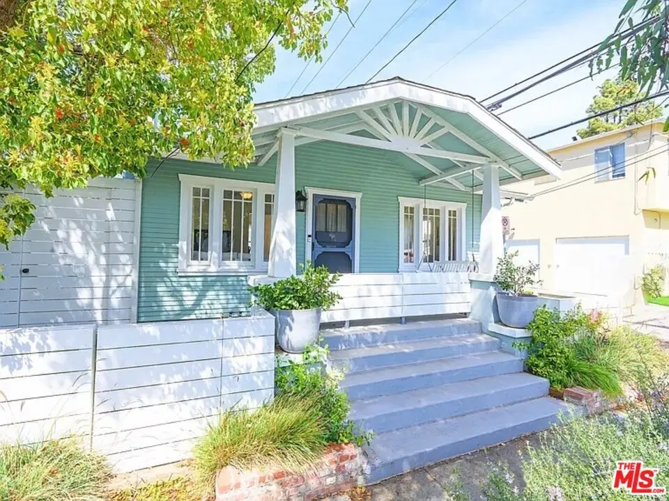 Residential Lease for rent at 2213 Arizona Avenue A+B, Santa Monica, Los Angeles County, CA featuring 2 beds and 2 baths