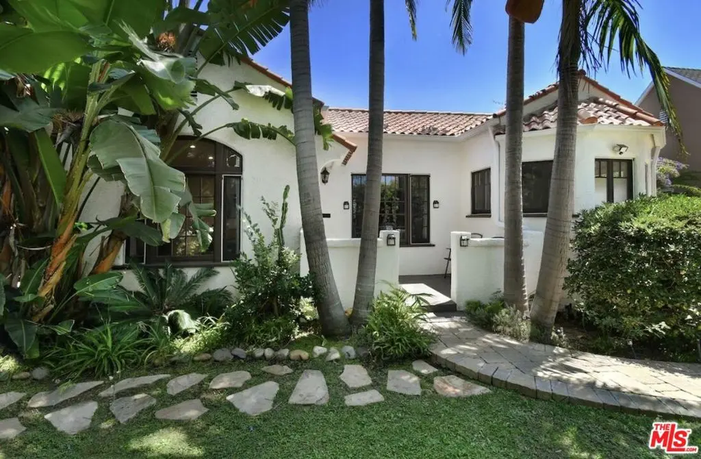 Residential Lease for rent at 8704 Ashcroft Avenue, West Hollywood, Los Angeles County, CA featuring 2 beds and 2 baths
