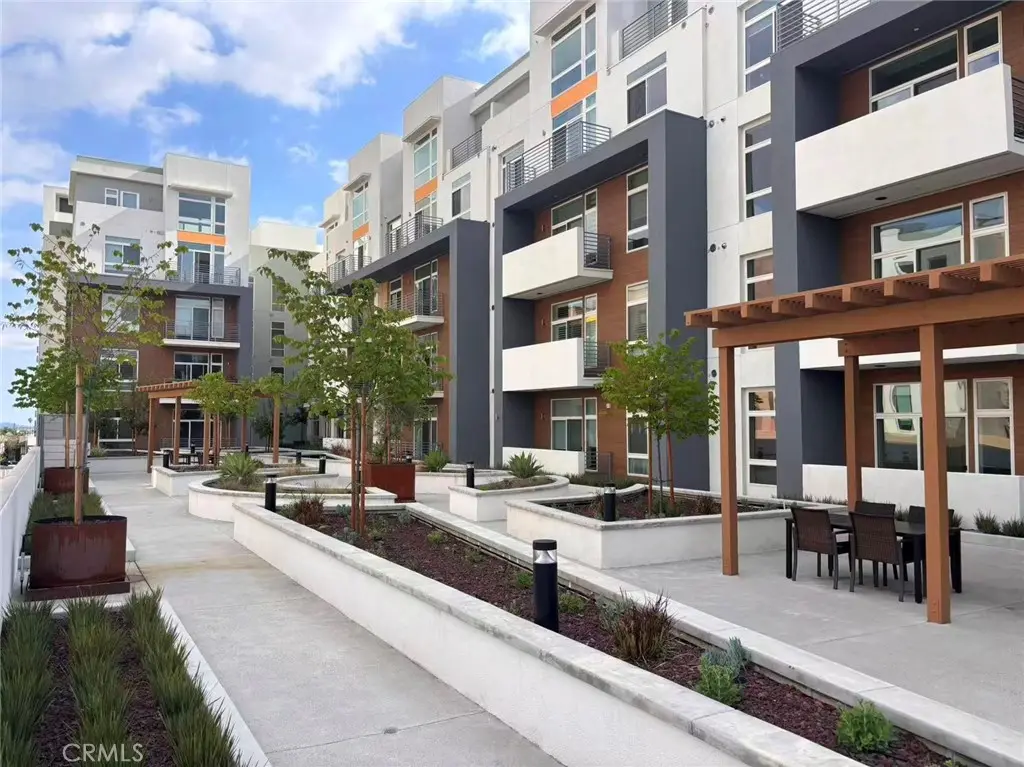Residential Lease for rent at 168 S Monterey St 407, Alhambra, Los Angeles County, CA featuring 2 beds and 3 baths