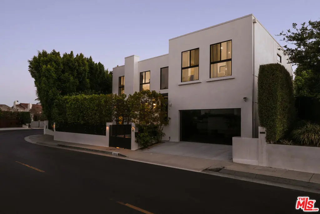 Single Family Residence for sale at 2025 Hercules Drive, Los Angeles, CA featuring 6 beds and 6 baths